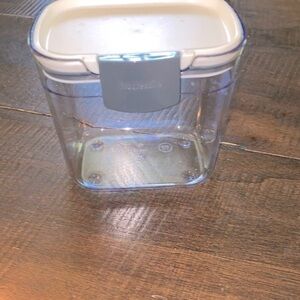 Air tight plastic small storage container